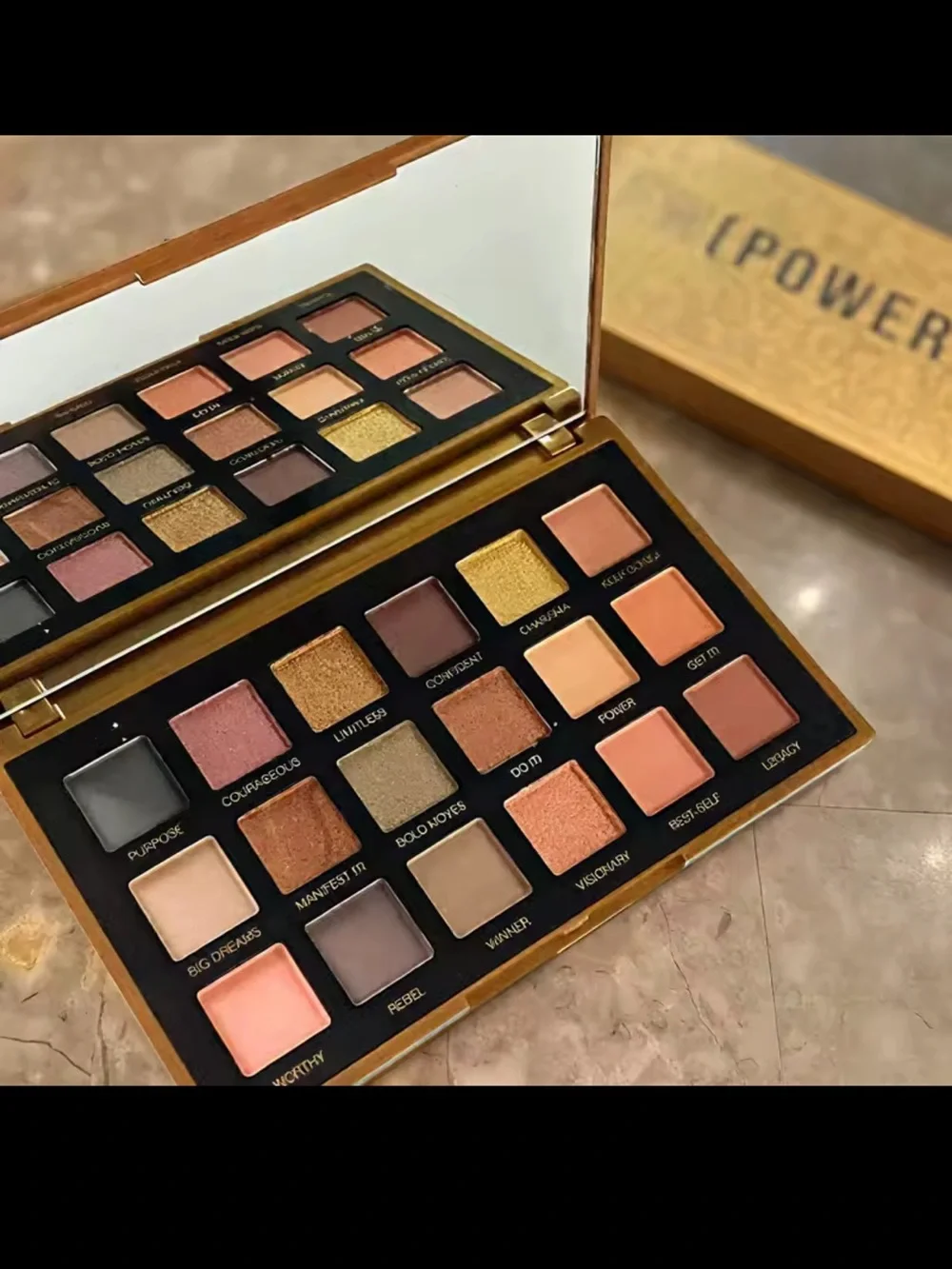 & Other Stories compact palette